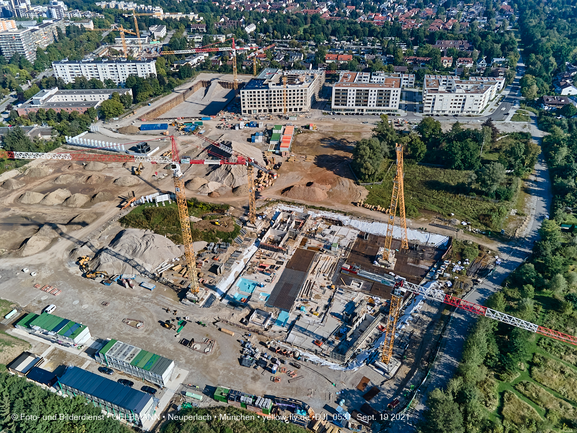 19.09.2021 - Aktuelle Luftbilder aus dem Alexisquartier und Pandion Verde in Neuperlach in München
